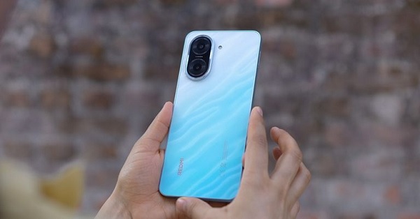 Redmi A5 nhẹ nhàng hơn phù hợp cho những ai ưa thích sự gọn nhẹ