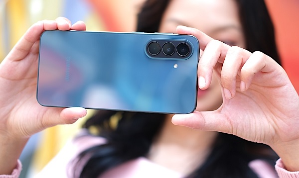 Trong khi đó, về tính đa dụng lại gọi tên Samsung