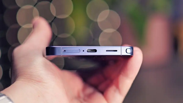 Cả hai máy đều được trang bị viên pin dung lượng 5.000 mAh