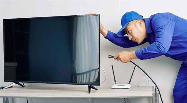 Hãy liên hệ trung tâm bảo hành hoặc kỹ thuật viên sửa chữa