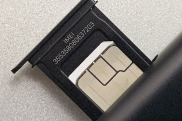 Những tác nhân khiến khay SIM bị hỏng