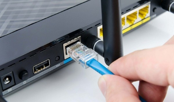 Kiểm tra dây kết nối giữa modem, bộ định tuyến và tivi