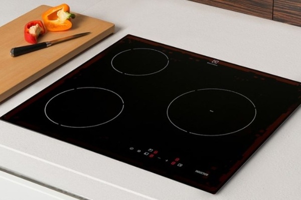 Chia sẻ kinh nghiệm chọn mua bếp từ vuông
