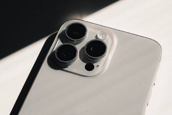 Chi tiết so sánh camera tele với các loại camera khác