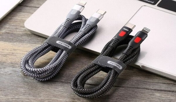 Dây sạc có vai trò dẫn điện từ củ sạc đến thiết bị