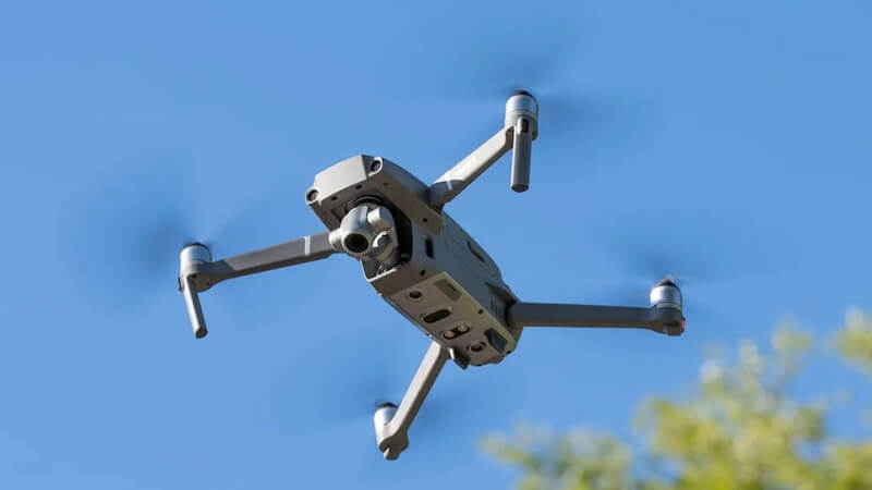 Drone là thiết bị bay không cần người điều khiển trực tiếp trên khoang lái