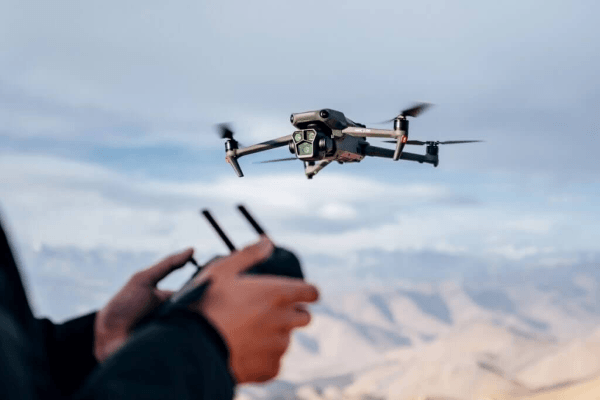 Cấu trúc và cách hoạt động của Drone