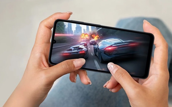 Galaxy Buddy 5 sở hữu màn hình Super AMOLED Infinity-U kích thước 6.7 inch