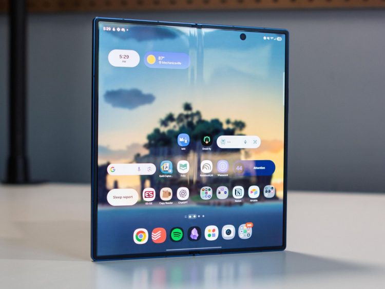 Samsung Galaxy Z Fold8 thiết kế mới tối ưu hơn với công nghệ kính siêu mỏng (UTG)