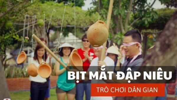 Trò chơi bịt mắt đập niêu