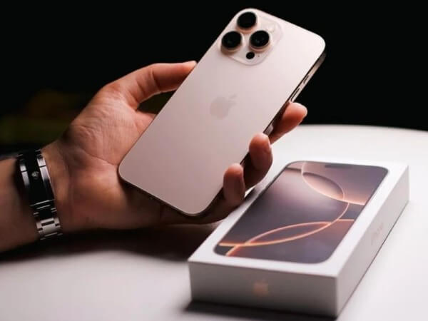 iPhone 16 Pro Max với thiết kế Titan cao cấp