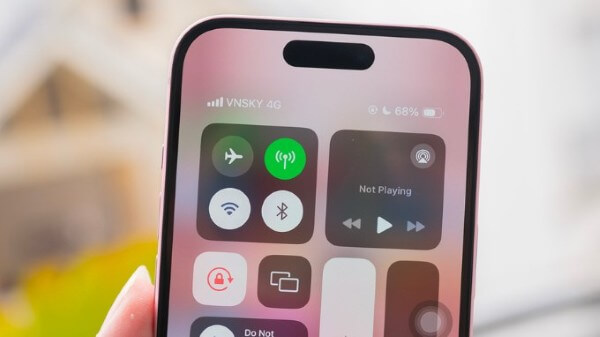 Hãy tắt kết nối Wi-Fi, dữ liệu di động và bật chế độ máy bay