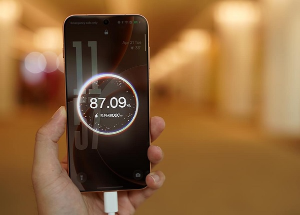 Viên pin dung lượng khủng lên đến 7.025 mAh