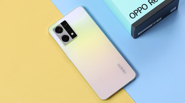 OPPO Reno8 màu Vàng Tinh Tú.