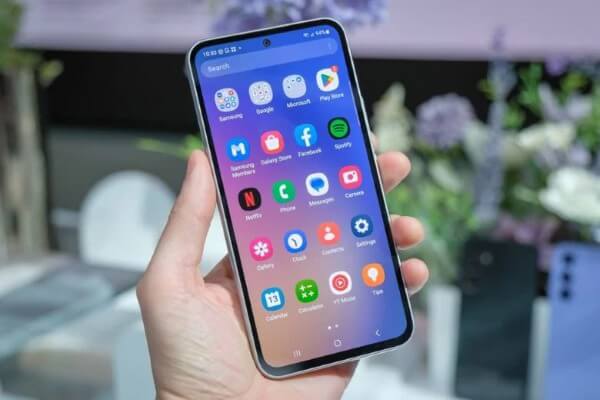 Chọn mua Samsung tại các hệ thống bán lẻ uy tín như Viettel Store