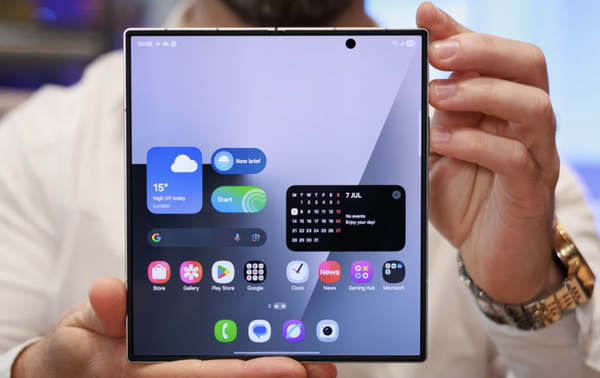 Samsung Galaxy Z Fold 8 có thể 'loại bỏ' hoàn toàn nếp gấp màn hình