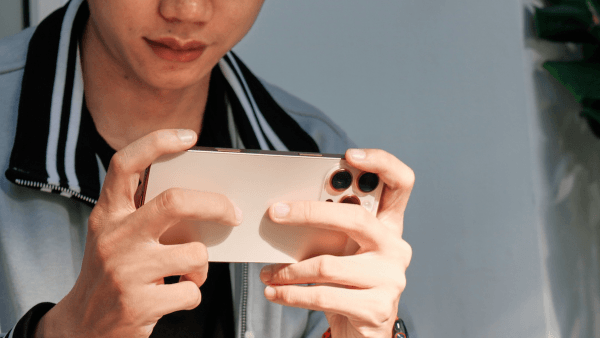 iPhone 16 Pro Max chạy iOS 18 với hệ sinh thái Apple trọn vẹn