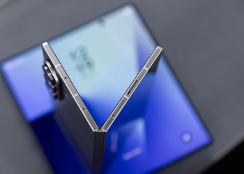 Khung viền Galaxy Z Fold8 màu xám được dự đoán làm từ nhôm cao cấp