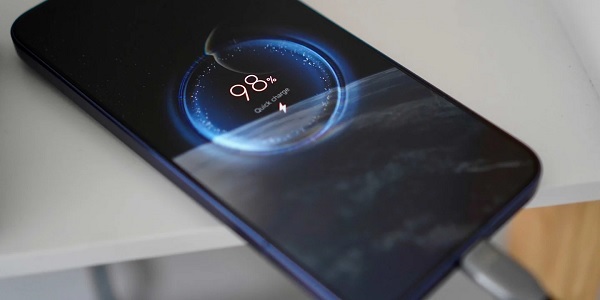 Đại diện Android hoàn toàn áp đảo với thỏi pin dung lượng silicon-carbon khổng lồ