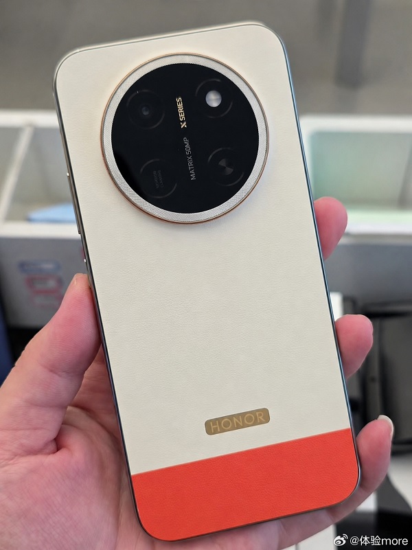 HONOR X80 Pro Max được trang bị cụm camera hình tròn với cảm biến chính 50MP