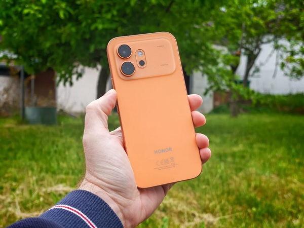 Thiết kế trẻ trung, mang hơi hướng iPhone
