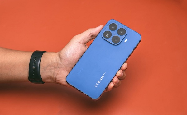 Phom dáng và "số đo 3 vòng" của Xiaomi 17T Pro khá tương đồng với Xiaomi 15T Pro