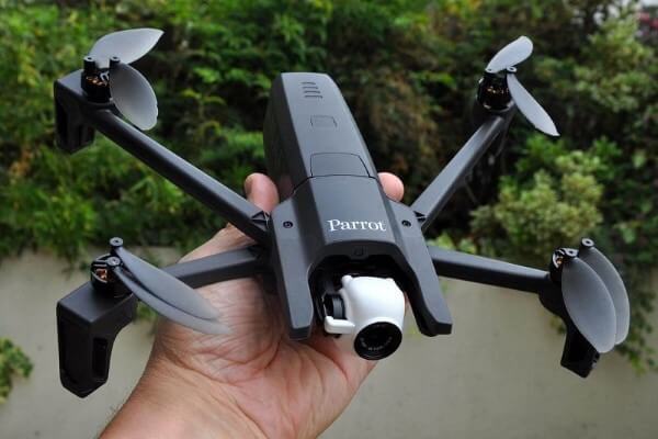 Thương hiệu flycam Parrot có trụ sở tại Paris, Pháp