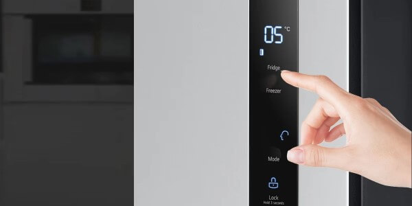 Nhận biết dòng tủ lạnh điện tử hoặc cảm ứng