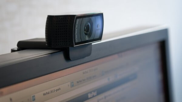 Những lý do nên và không nên dùng webcam laptop để chụp ảnh