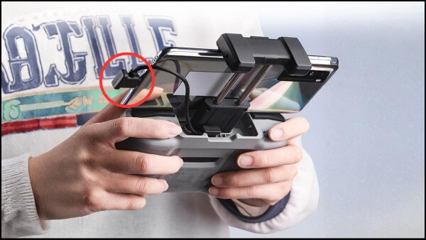 Bật remote trước để thiết bị có thể chủ động dò tín hiệu từ drone