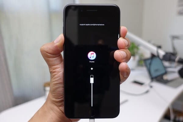 Kết nối iPhone với máy tính qua cáp Lightning