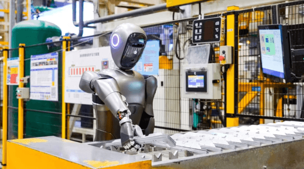 Robot sử dụng chip AI trong công nghiệp