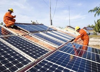Có nên lắp pin năng lượng mặt trời không?
