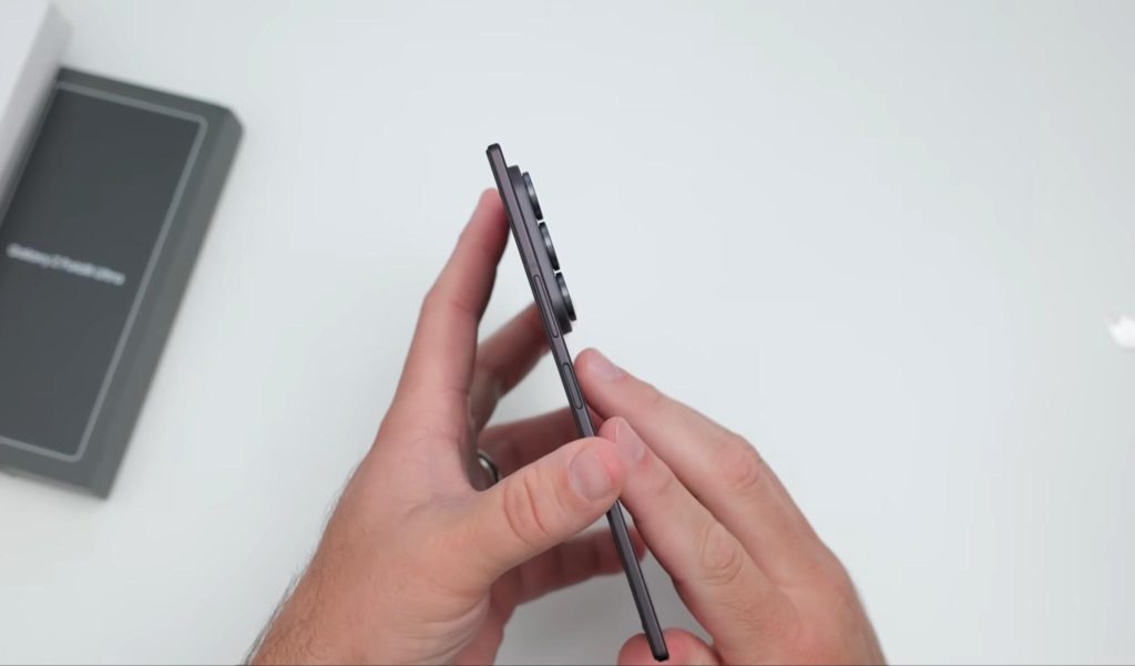 Galaxy Z Fold8 Ultra đạt độ mỏng kỷ lục 4,1mm khi mở