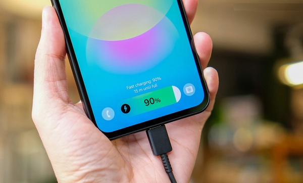 Viên pin 5.000 mAh kết hợp cùng chip 4nm mang lại thời gian sử dụng rất dài