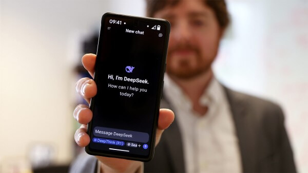 Những ưu điểm của DeepSeek so với các công cụ AI khác
