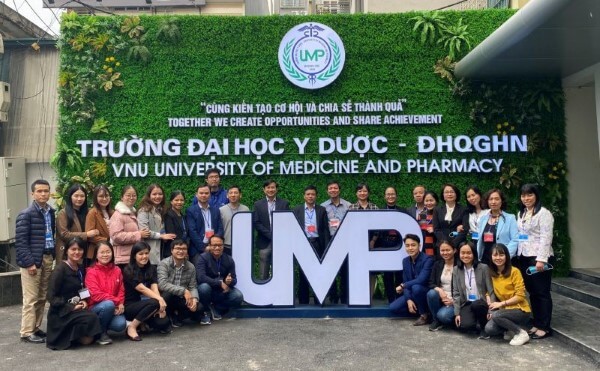 Các khối ngành sức khỏe, Y khoa có vị trí dẫn đầu về điểm chuẩn