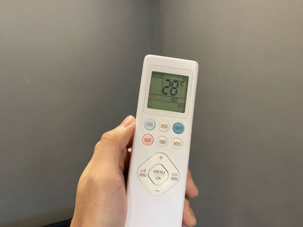 Điều khiển điều hòa Casper được trang bị các nút chức năng cơ bản