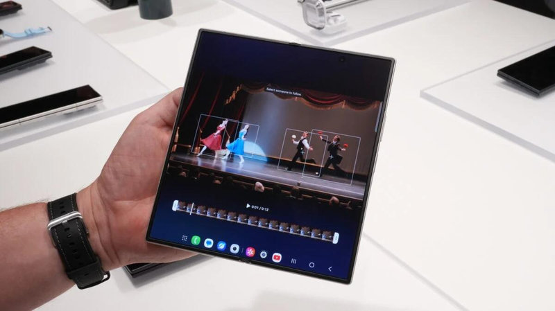 Galaxy Z Fold 8 Ultra với thông số ấn tượng 