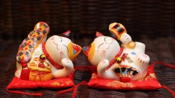 Dùng hình nền mèo thần tài Maneki Neko