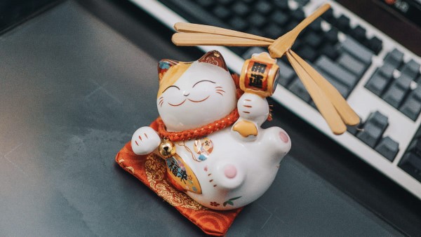 Nên chọn hình nền đơn giản và gam màu nhã nhặn