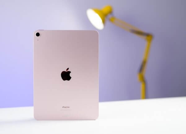 iPad Air 5 màu hồng nhẹ nhàng