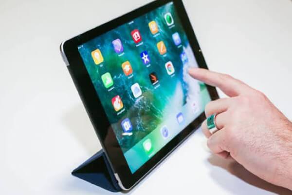 iPad thế hệ 5 sở hữu màn hình Retina kích thước 9.7 inch