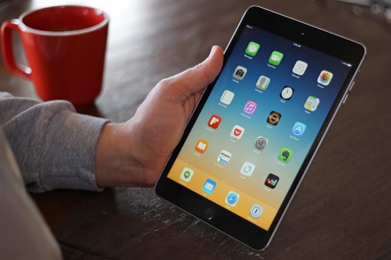 iPad thế hệ 6 trang bị màn hình Retina kích thước 9.7 inch