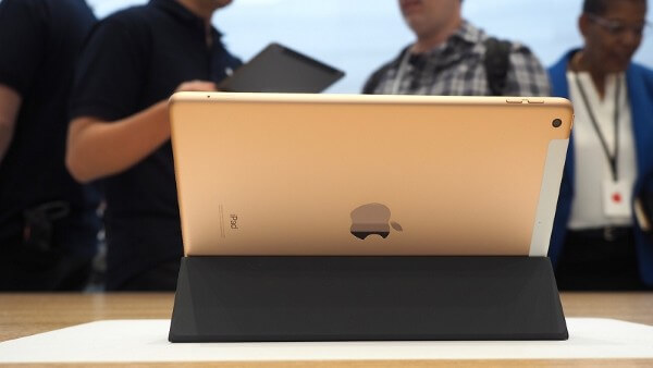 iPad thế hệ 7 có giá lúc mới ra mắt từ khoảng 329 USD