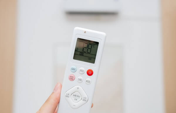 Thử khởi động lại điều hòa bị lỗi