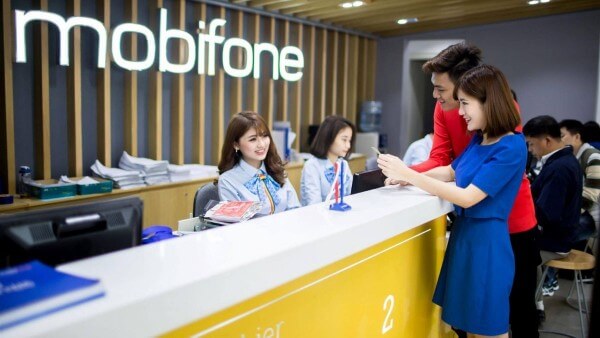 Khách hàng liên hệ tổng đài MobiFon 9090 hoặc 18001090