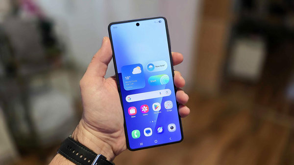 Màn hình Galaxy Z Flip8 được kỳ vọng có cấu trúc gần như không nếp gấp