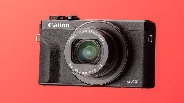 Máy ảnh compact Canon sở hữu thiết kế đẹp và màu ảnh tự nhiên
