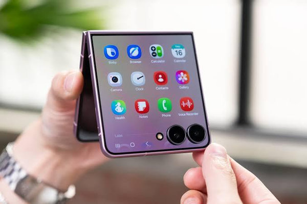 Máy được hỗ trợ hàng loạt tính năng AI thông minh